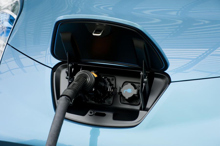  Nissan Leaf 2010 года  (фото 47 из 77)